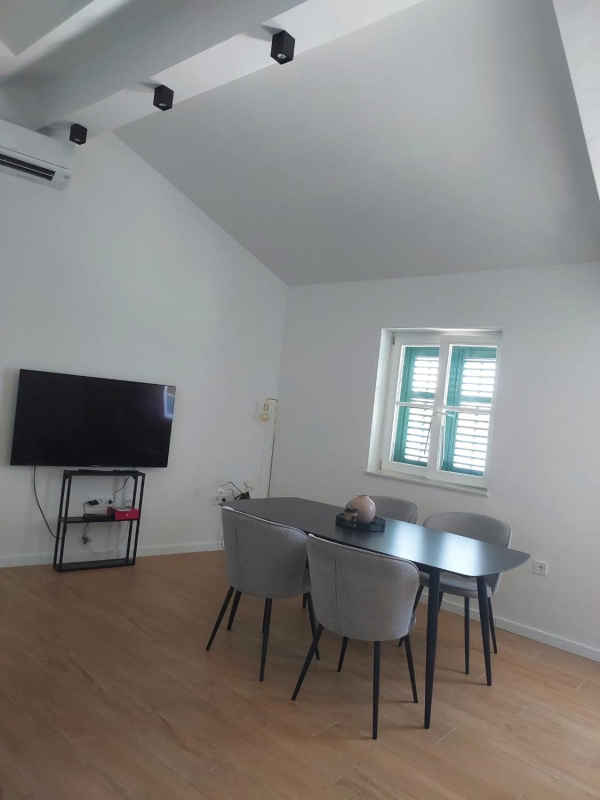Sustina Apartamento Tribalj Exterior foto