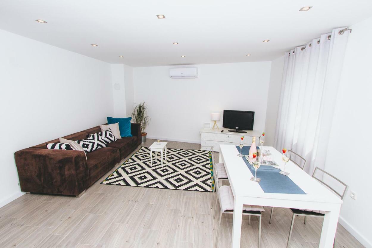 Sustina Apartamento Tribalj Exterior foto